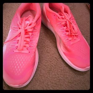 Amazing ombré pink nike shoes